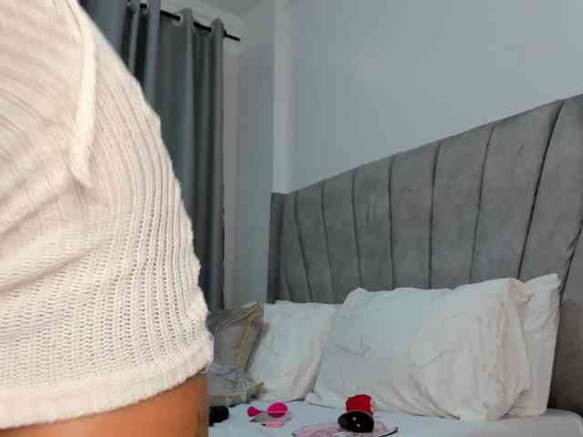 pretty-canella webcam