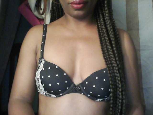  MayaQueen chat room