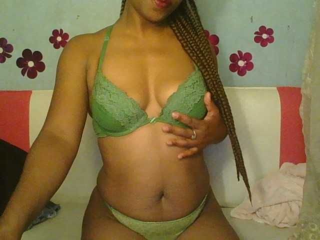 MayaQueen's BongaCams show and profile