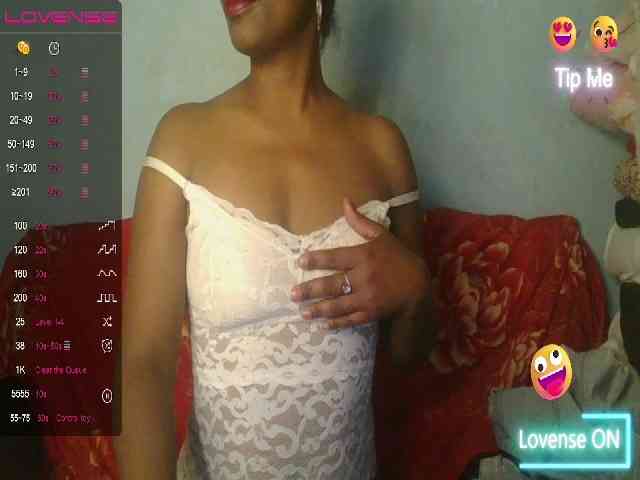 MayaQueen webcam