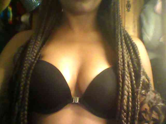 MayaQueen webcam