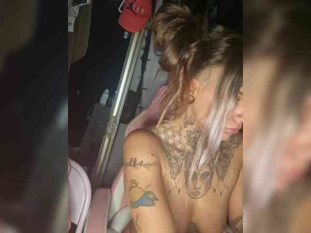 Tattedkyttie94 webcam
