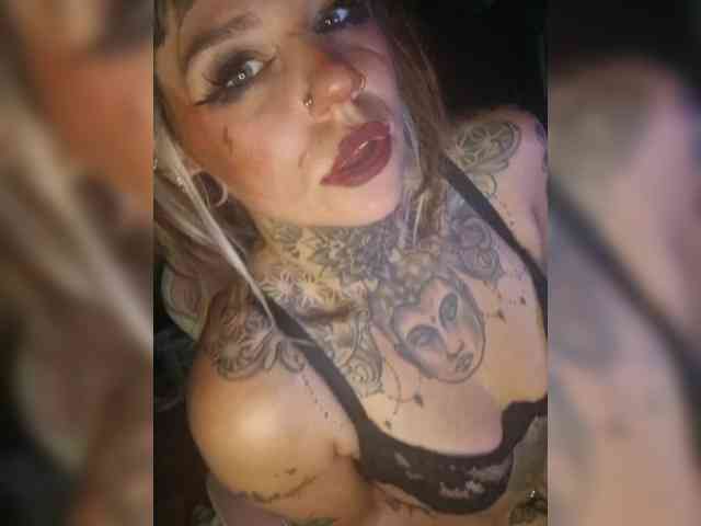 Tattedkyttie94 webcam