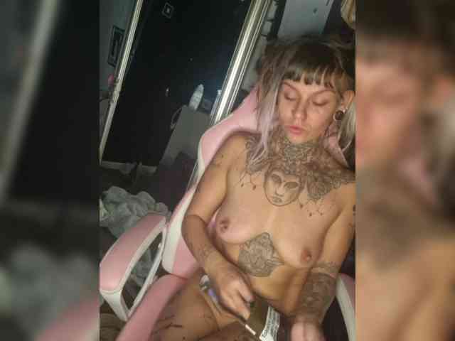 Tattedkyttie94 webcam