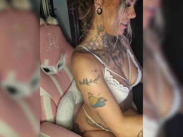 Tattedkyttie94 webcam