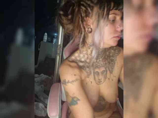 Tattedkyttie94 webcam
