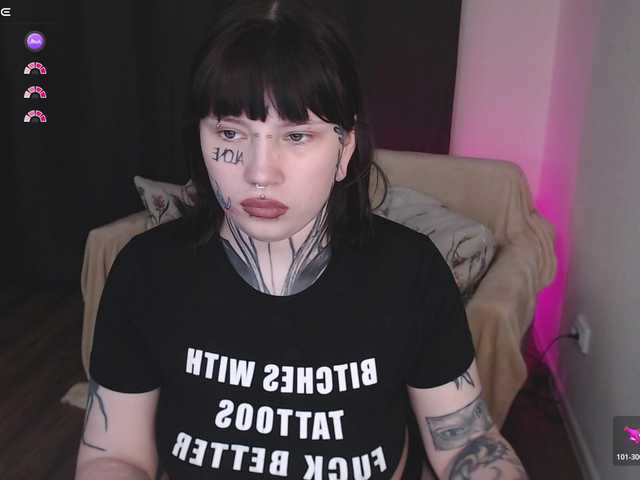 tradishka's BongaCams show and profile