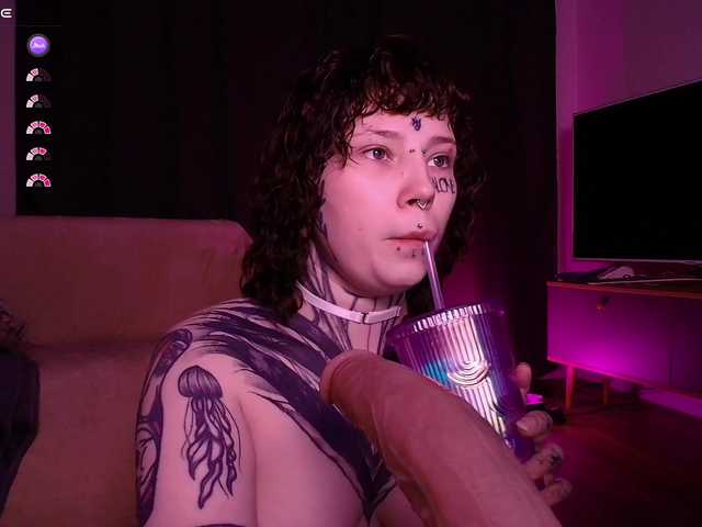 tradishka's BongaCams show and profile