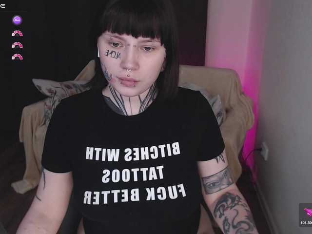 tradishka's BongaCams show and profile