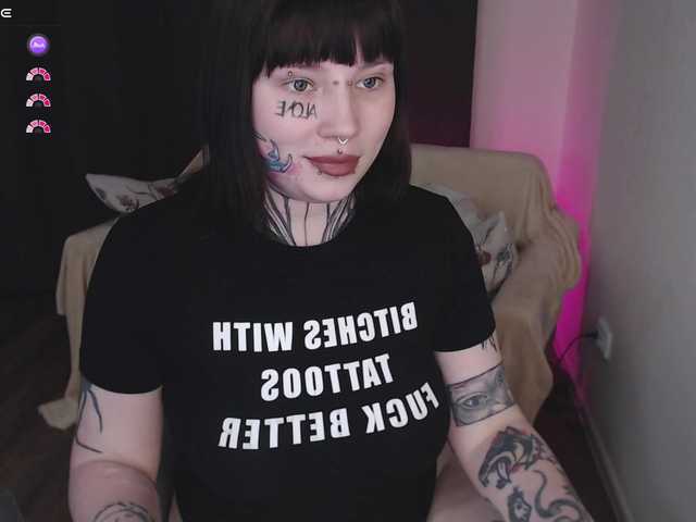 tradishka's BongaCams show and profile