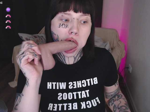 tradishka's BongaCams show and profile