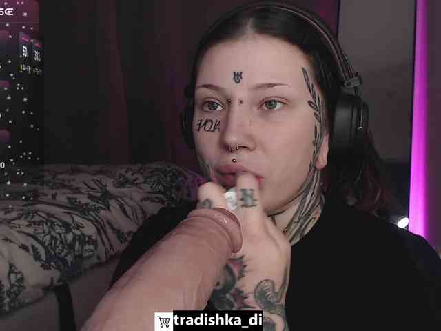 tradishka Live Webcam on BongaCams