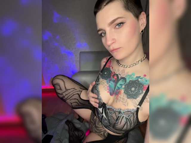 AbsintheGirl's BongaCams show and profile