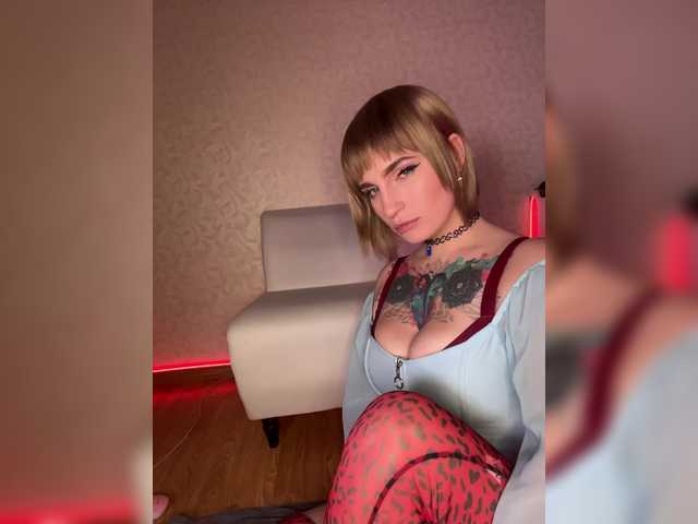 AbsintheGirl preview