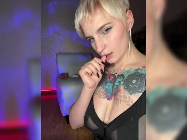 AbsintheGirl's BongaCams show and profile