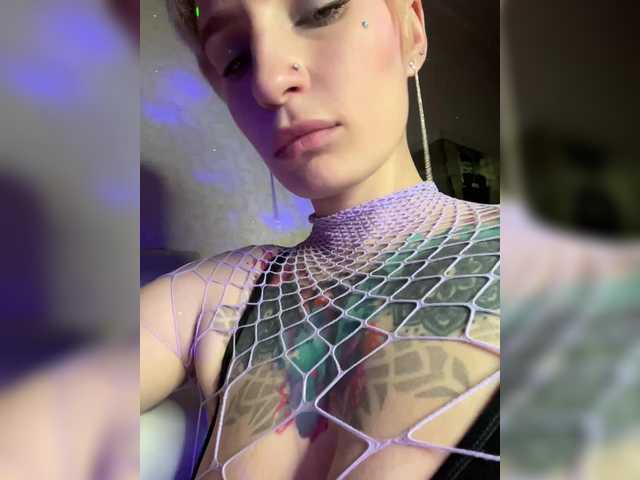 AbsintheGirl's BongaCams show and profile