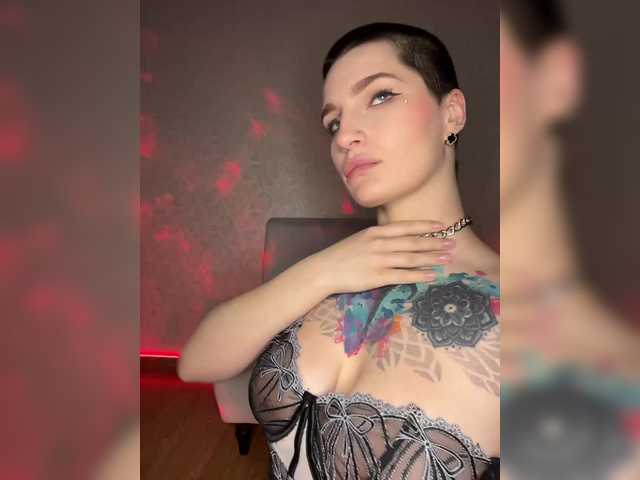 AbsintheGirl's BongaCams show and profile