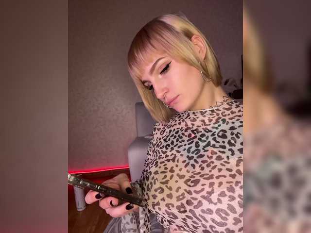 AbsintheGirl preview