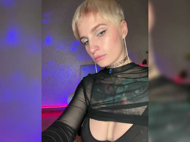AbsintheGirl's BongaCams show and profile