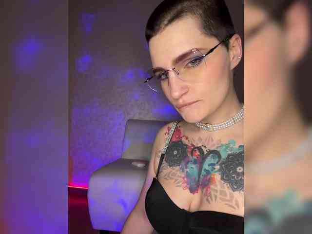 AbsintheGirl Live Webcam on BongaCams