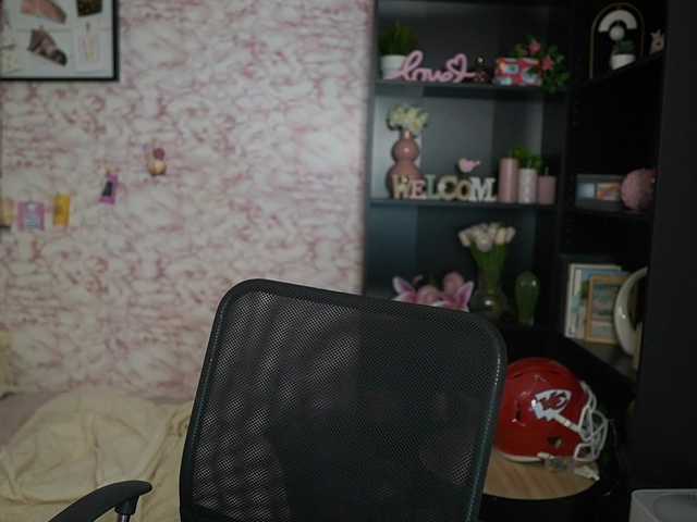 NicoletteShea01's BongaCams show and profile