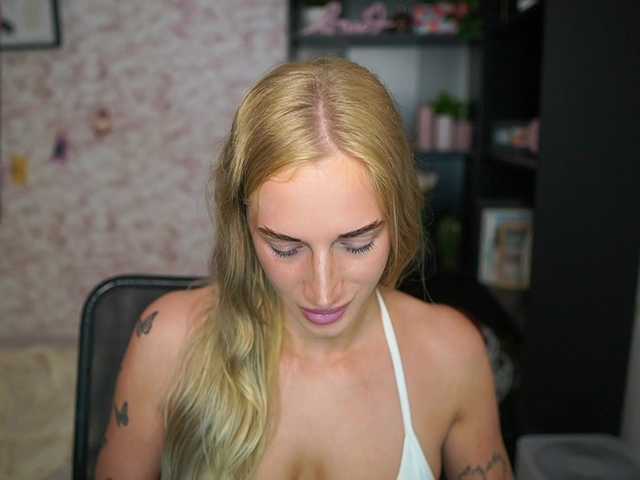 NicoletteShea01's BongaCams show and profile