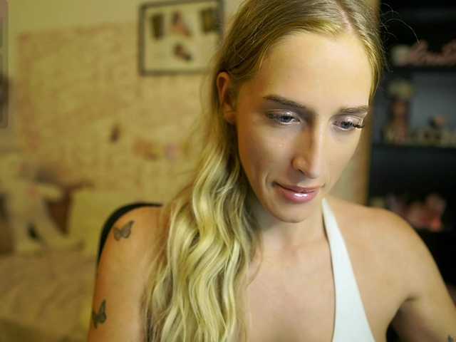 NicoletteShea01 webcam bongacams model stream image