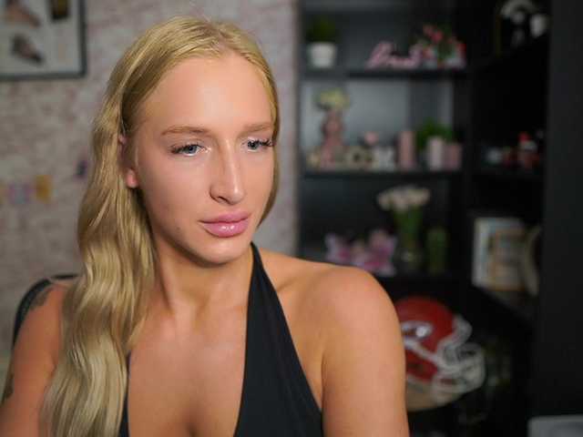 NicoletteShea01's BongaCams show and profile