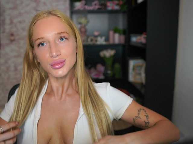NicoletteShea01's BongaCams show and profile