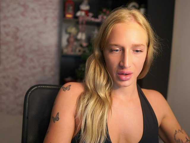 NicoletteShea01 webcam bongacams model stream image