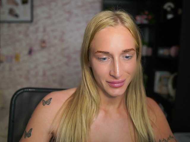 NicoletteShea01's BongaCams show and profile