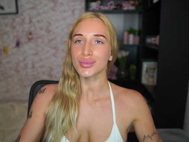 NicoletteShea01's BongaCams show and profile