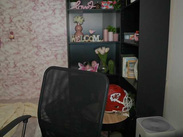 NicoletteShea01's BongaCams show and profile