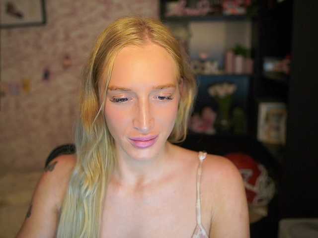 NicoletteShea01's BongaCams show and profile