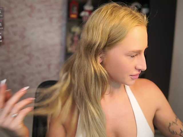 NicoletteShea01's BongaCams show and profile