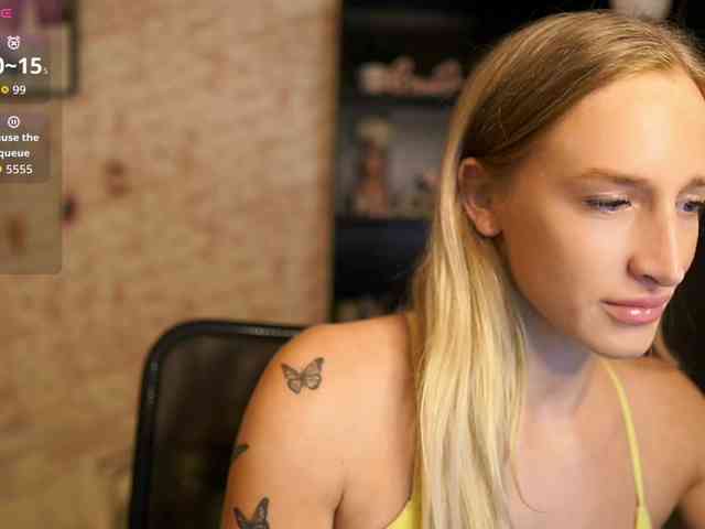 NicoletteShea01 webcam