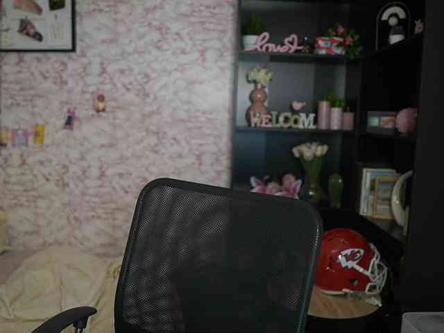 NicoletteShea01 webcam