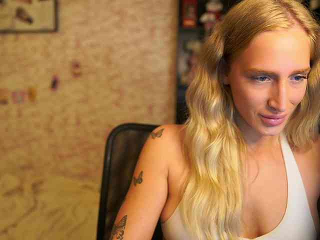 NicoletteShea01 NicoletteShea01