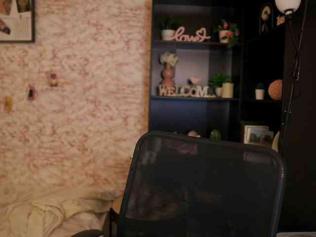 NicoletteShea01 webcam