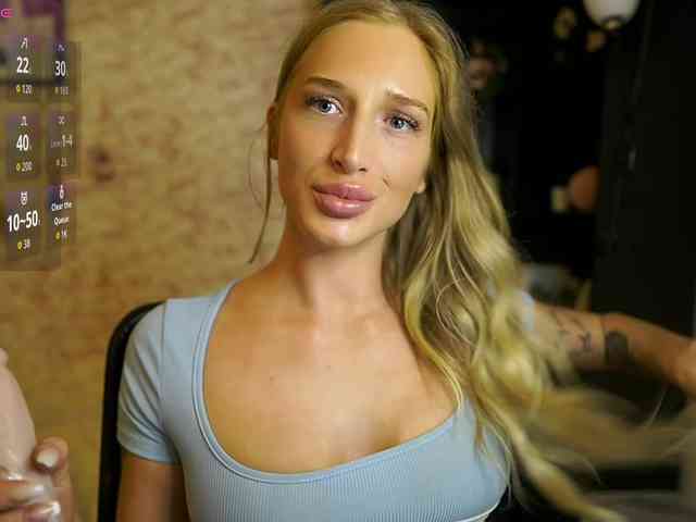 NicoletteShea01 webcam