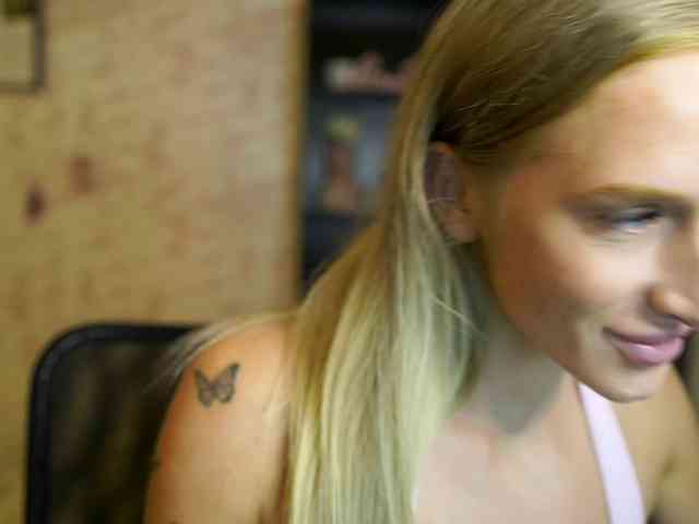 NicoletteShea01 webcam