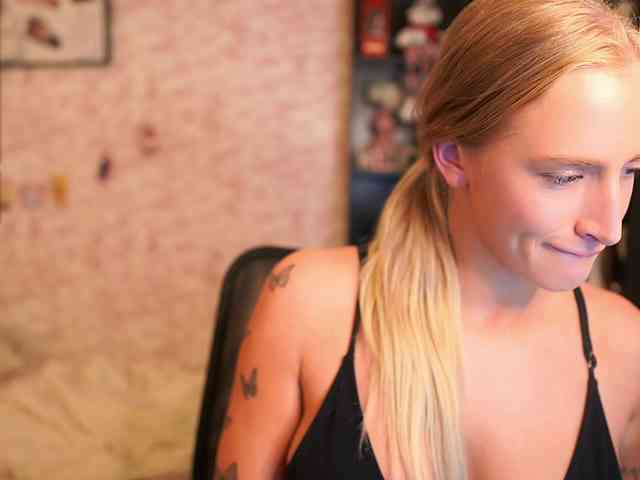 NicoletteShea01 NicoletteShea01