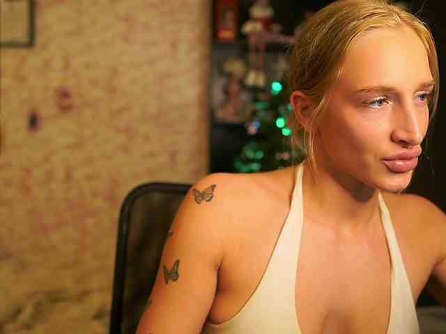 NicoletteShea01 NicoletteShea01