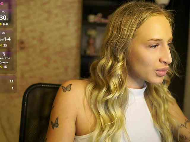NicoletteShea01 webcam