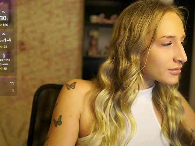 NicoletteShea01 webcam