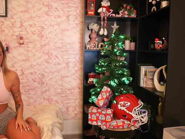 NicoletteShea01 NicoletteShea01