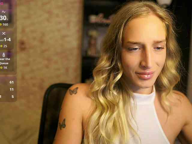 NicoletteShea01 webcam