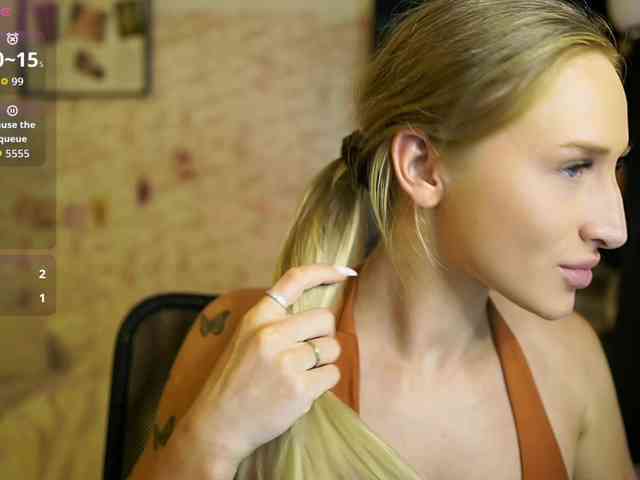 NicoletteShea01 webcam