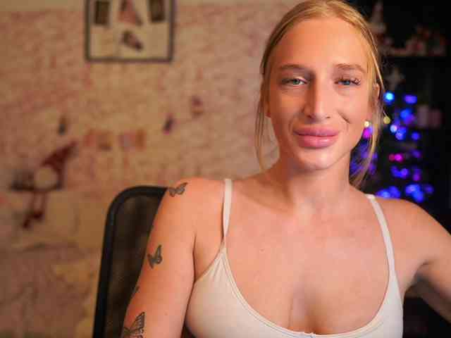 NicoletteShea01 NicoletteShea01