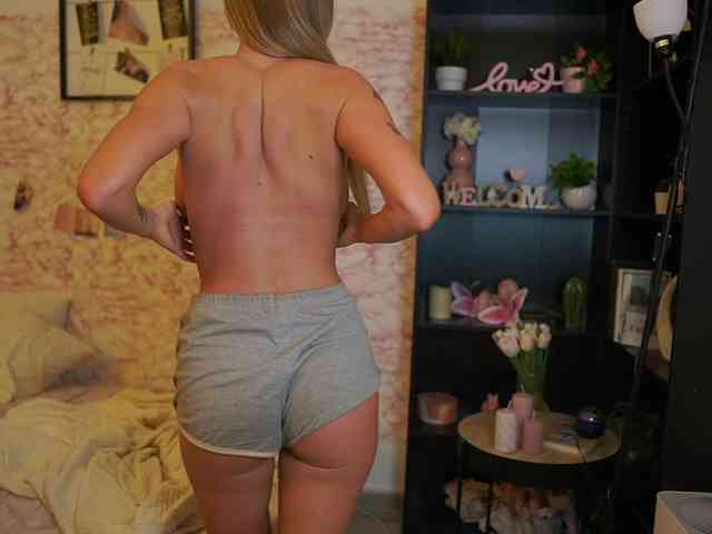 NicoletteShea01 webcam